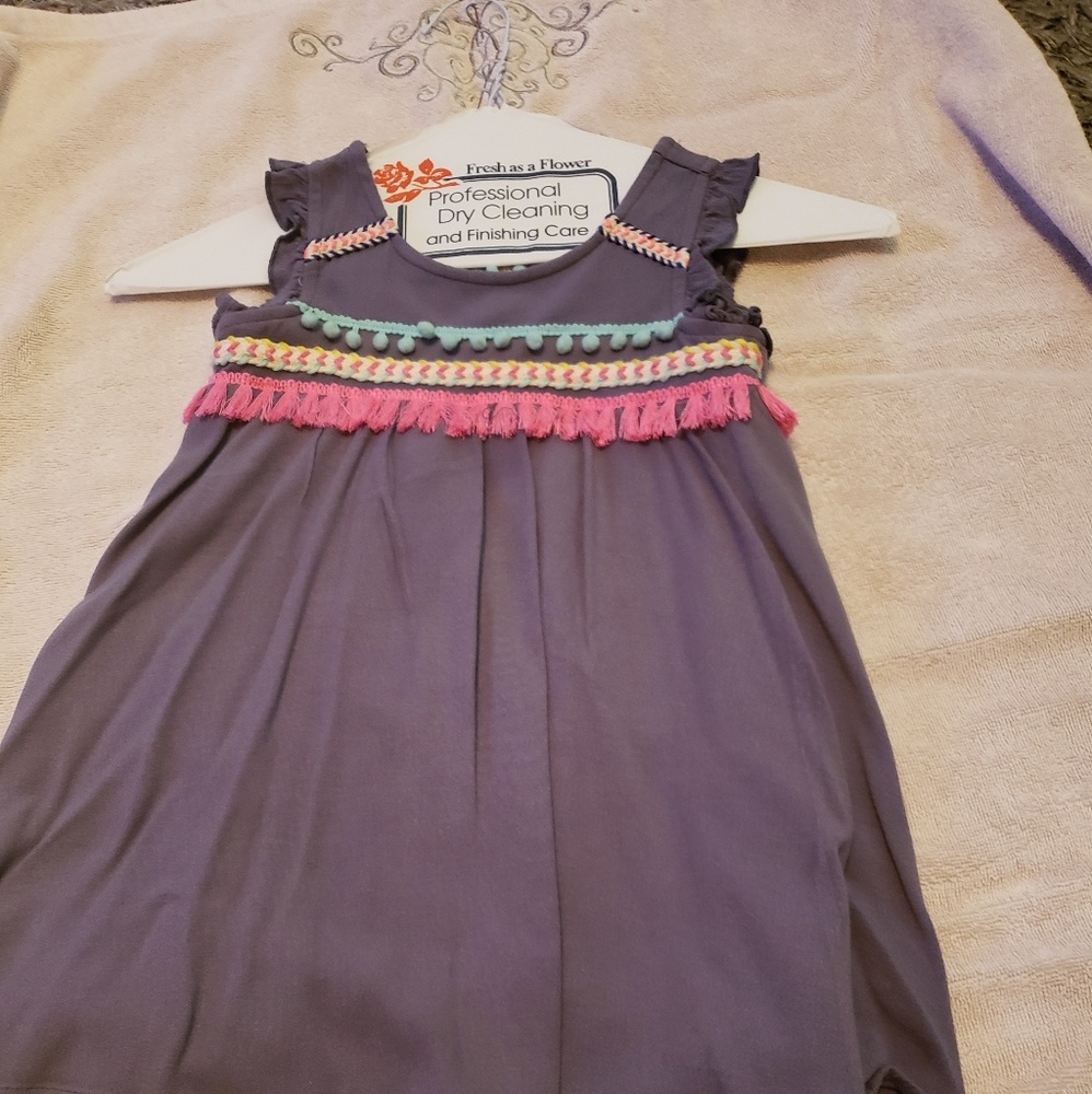 Hannah banana like new dreas